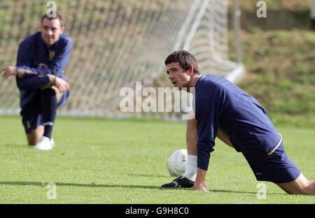 Kris Boyd, Schottland (links), und Barry Ferguson, während einer Trainingseinheit im Lesser Hampden Park, Glasgow. Stockfoto