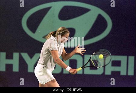 Die belgische Kim Clijsters im Kampf gegen die US-Amerikanerin Monica Seles Stockfoto