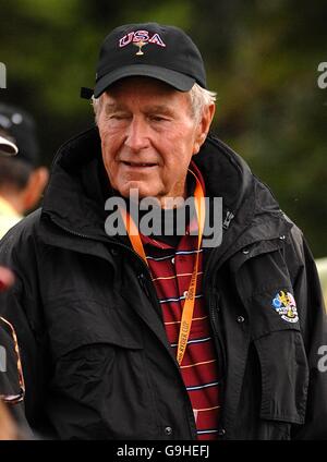 Golf - 36. Ryder Cup - erster Tag - der K Club. Der Ehemalige Präsident Der Vereinigten Staaten, George Bush Stockfoto