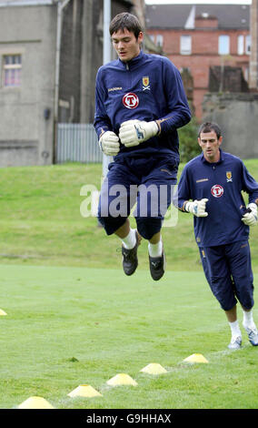 Scotland's Craig Gordon während einer Trainingseinheit im Lesser Hampden Park, Glasgow. Stockfoto