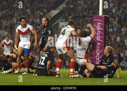 Rugby League - Super League Grand Final zu engagieren - Rumpf V St Helens - Old Trafford Stockfoto