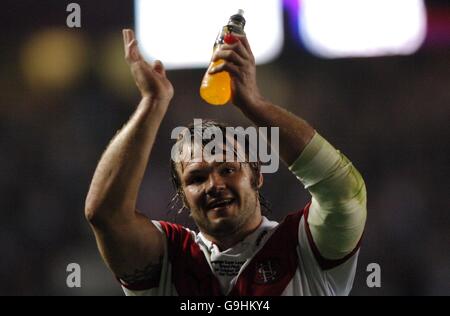 Rugby League - Engage Super League Grand Final - St. Helens gegen Hull FC - Old Trafford. St. Helens' Keiron Cunningham feiert am Ende des Spiels Stockfoto