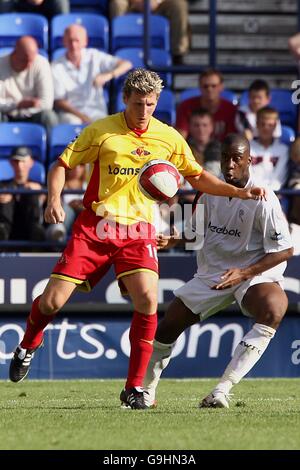 Fußball - FA Barclays Premiership - Bolton Wanderers V Watford - The Reebok Stadium. Bolton Wanderers Verteidiger Abdoulaye Meite Stockfoto