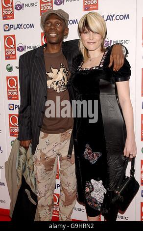 Maxi Jazz und Sister Bliss aus Faithless kommen für die Q Awards 2006 im Grosvenor House Hotel im Zentrum von London an. DRÜCKEN SIE VERBANDSFOTO. Bilddatum: Montag, 30. Oktober 2006. Der Bildnachweis sollte lauten: Yui Mok/PA Stockfoto