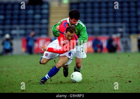 Fußball - Welt Cup 2002 Qualifier - Gruppe drei - Nordirland V Tschechische Republik Stockfoto