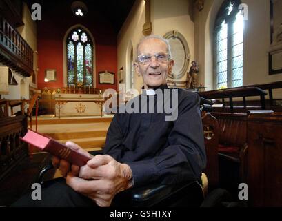 Am längsten amtierende Pfarrer in der Kirche von England Stockfoto