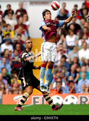 Fußball - FA Barclays Premiership - Aston Villa V Charlton Athletic - Villa Park Stockfoto