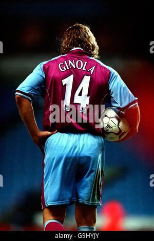 Fußball - FA Carling Premiership - Aston Villa / Leeds United. David Ginola, Aston Villa Stockfoto