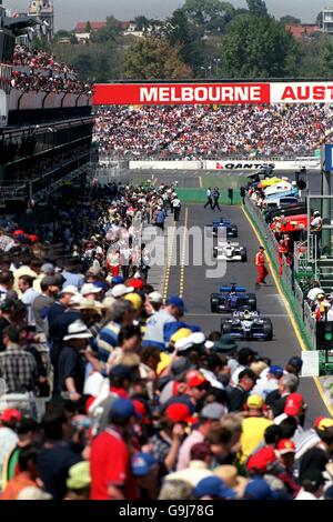 Formel-1-Motorsport - Großer Preis Von Australien - Qualifikation. Gesamtansicht der Pitlane des Albert Park Circuit Stockfoto