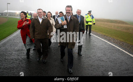 Blair und Ahern für Dezentralisierung Gespräche zu erfüllen Stockfoto