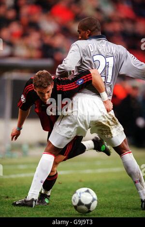 Fußball - UEFA Champions League - zweite Stufe-Gruppe-B - AC Mailand gegen Paris Saint-Germain Stockfoto