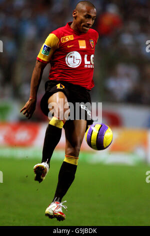 Fußball - Französische Premiere Division - Lens / Olympique Marseille - Stade Felix Bollaert. Ferreira Jussie, Linse Stockfoto