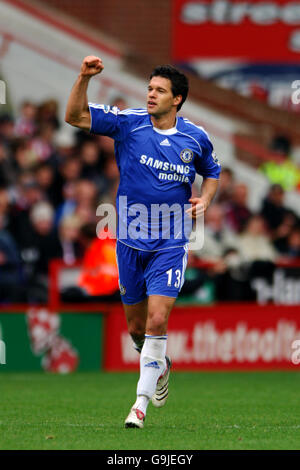 Fußball - FA Barclays Premiership - Sheffield United / Chelsea - Bramall Lane. Chelsea's Michael Ballack feiert das Tor zum zweiten Tor des Spiels Stockfoto