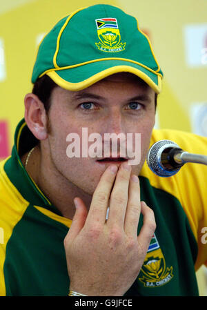 Südafrikanischen Kapitän Graeme Smith während einer Pressekonferenz an der Rajasthan Cricket Academy, Jaipur, Indien. Stockfoto