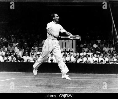 Tennis - Wimbledon Championships. Fred Perry in Aktion Stockfoto