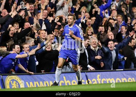 Fußball - Carling Cup - vierte Runde - Chelsea / Aston Villa - Stamford Bridge. Chelseas Andriy Shevchenko feiert sein Tor. Stockfoto