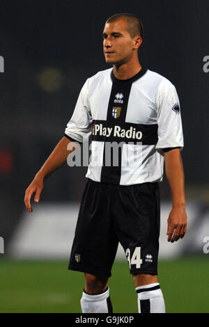 Fußball - UEFA Cup - Gruppe D - Odense gegen Parma - Fionia Park. Filippo Savi, Parma Stockfoto