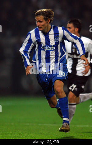 Fußball - UEFA Cup - Gruppe D - Odense gegen Parma - Fionia Park. Tobias Grahn, Odense Stockfoto