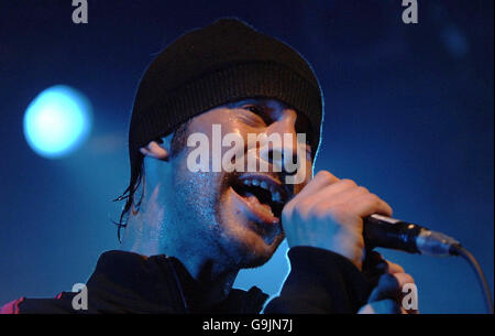 Jamiroquai spielen eine exklusive Show für Capital Radio im Mean Fiddler im Zentrum von London. Stockfoto