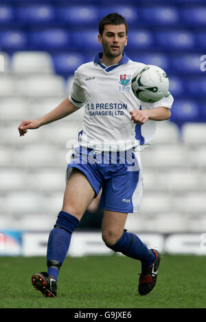 Fußball - FA Vase - Finale - Hillingdon Borough Town / Nantwich Town - St Andrews. Gavin Brown, Hillindon Borough Stockfoto