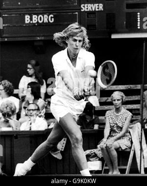 Tennis - Wimbledon Championships - Herreneinzel - Bjorn Borg gegen Premjit Lall. Bjorn Borg in Aktion Stockfoto