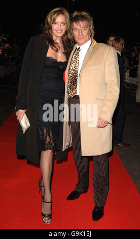Penny Lancaster und Rod Stewart kommen für die Daily Mirror Pride of Britain Awards in den London Television Studios im Zentrum von London an. Stockfoto