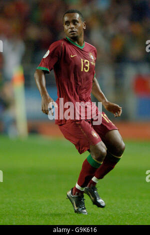 Fußball - UEFA-Europameisterschaft 2008 Qualifikation - Gruppe A - Portugal - Kasachstan - Cidade de Coimbra. Luis Miguel, Portugal Stockfoto