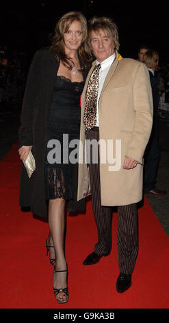 Penny Lancaster und Rod Stewart kommen für die Daily Mirror Pride of Britain Awards in den London Television Studios im Zentrum von London an. Stockfoto