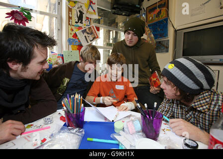 McFly Great Ormond Street Children Hospital - London besuchen Stockfoto