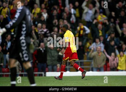 Fußball - FA Barclays Premiership - Watford / Middlesbrough - Vicarage Road. Ashley Young von Watford feiert sein Ziel Stockfoto