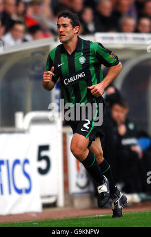 Fußball - Bank of Scotland Premier Division - Kilmarnock gegen Celtic - Rugby Park. Paul Telfer, Celtic Stockfoto