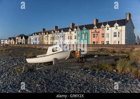 Alte Boote am Strand Stockfoto