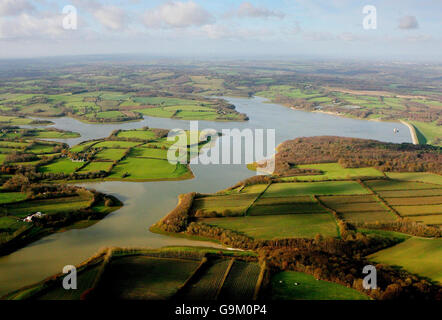 Landschaft, Felder und die Umwelt. Eine Luftaufnahme von Bewl Water bei Lamberhurst in Kent. Stockfoto