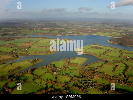 Land, Feilds und die Umwelt. Eine Luftaufnahme des Bewl Water bei Lamberhurst in Kent. Stockfoto