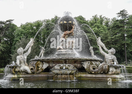 Die Atlas-Brunnen auf dem Gelände des Castle Howard, Yorkshire, Großbritannien. Stockfoto