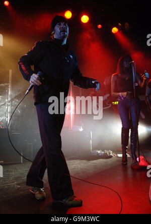 Jamiroquai spielen eine exklusive Show für Capital Radio im Mean Fiddler im Zentrum von London. Bilddatum: Donnerstag, 16. November 2006. Bildnachweis sollte lauten: Yui Mok/PA. Stockfoto