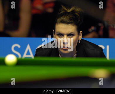 Michaela Tabb die Schiedsrichterin während des SAGA Insurance Masters 2007 in der Wembley Arena, London. Stockfoto