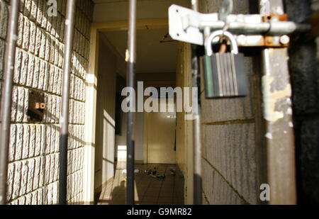 Eine verlassene öffentliche Toilette in der Southsea Gegend von Portsmouth, Hampshire. Stockfoto