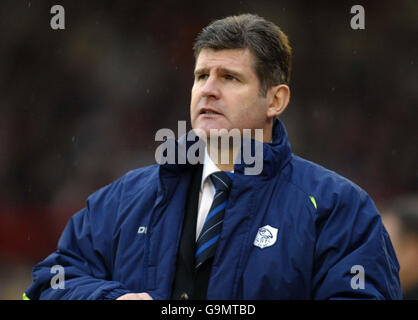 Fußball - Coca-Cola Championship - Barnsley gegen Sheffield Mittwoch - Oakwell. Brian Laws, Manager von Sheffield am Mittwoch, während des Coca-Cola Championship-Spiels in Oakwell, Barnsley. Stockfoto