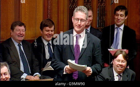 Der liberaldemokratische Abgeordnete Lembit Opik nimmt an den Fragen des Premierministers im Unterhaus Teil. Stockfoto