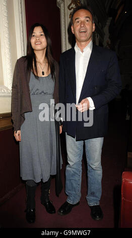 Regisseur Nick Broomfield und Star Ai Qin Lin kommen zu einer Benefizvorführung seines Films „Ghosts“ im Electric Cinema in Notting Hill, West London. Stockfoto