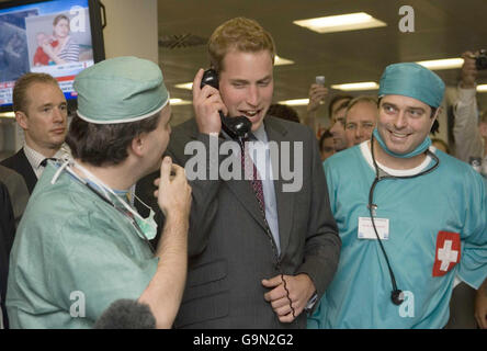 Prinz William, Patron, The Tusk Trust, besucht die Londoner Büros des weltweit größten Interdealer-Brokers ICAP in ihrem Hauptquartier in der Stadt. ICAP veranstaltet jährlich einen Charity-Tag, an dem die Einnahmen und Provisionen für den Tag an die Charity vergeben werden. Stockfoto