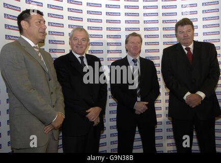 Fußball - Heimatnation Manager - Pressekonferenz - St.-Georgs Grundschule - London Stockfoto