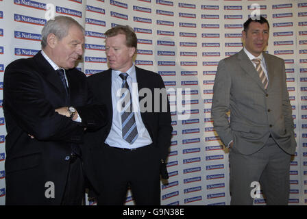 Fußball - Heimatnation Manager - Pressekonferenz - St.-Georgs Grundschule - London Stockfoto