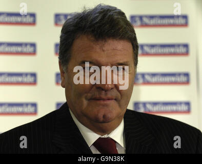 Fußball - Home Nation Managers - Pressekonferenz - St George's Primary School - London. John Toshack, Manager In Wales Stockfoto