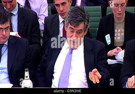 Schatzkanzler Gordon Brown gibt dem parteiübergreifenden Finanzausschuss des Unterhauses im Unterhaus, London, Beweise. Stockfoto