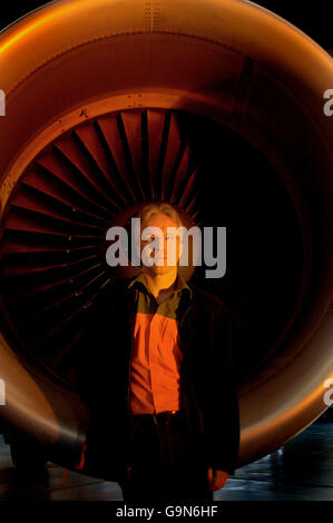 EasyJet enthüllen neue Cabin Crew uniform Stockfoto