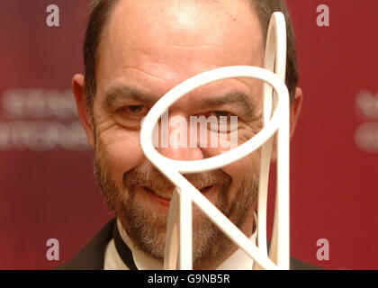 **** Professor Sir Alec Jeffreys gewinnt den Science and Innovation Award und wird bei den Morgan Stanley Great Britons 2006 Awards in der Guildhall im Zentrum von London zum Morgan Stanley Great Briton von 2006 gekürt. Stockfoto