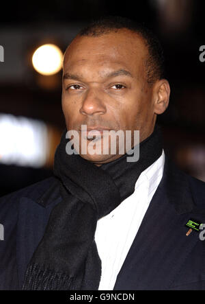 Colin Salmon kommt zur Europa-Premiere von Blood Diamond am Odeon Leicester Square im Zentrum von London an. Stockfoto