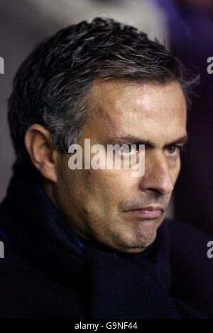 Fußball - FA Barclays Premiership - Wigan Athletic gegen Chelsea - das JJB Stadium. Chelsea-Manager Jose MourInhom. Stockfoto